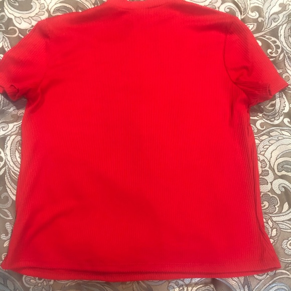 No Boundaries Red Ribbed Short Sleeve with Buckle Shirt Size L - Picture 3 of 3